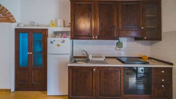 Fridge, oven, dishwasher