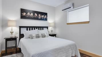 1 chambre, fer et planche à repasser, accès au Wi-Fi (inclus)