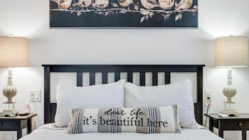 1 chambre, fer et planche à repasser, accès au Wi-Fi (inclus)