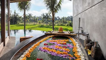 One Bedroom Paddies Pool Villa with 1x Floating Breakfast and with Daily Afternoon Tea | Bathroom