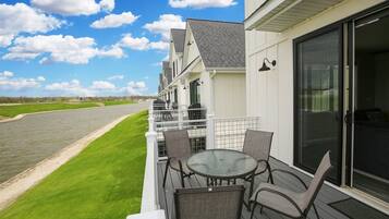 House (A Whole New World) | Exterior