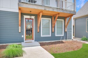 House, Multiple Beds (Blue Dog Landing) | Exterior detail - Blue Dog Landing (Ottawa)