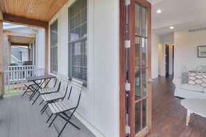 House, Multiple Beds (Blue Dog Landing) | Outdoor dining - Blue Dog Landing (Ottawa)