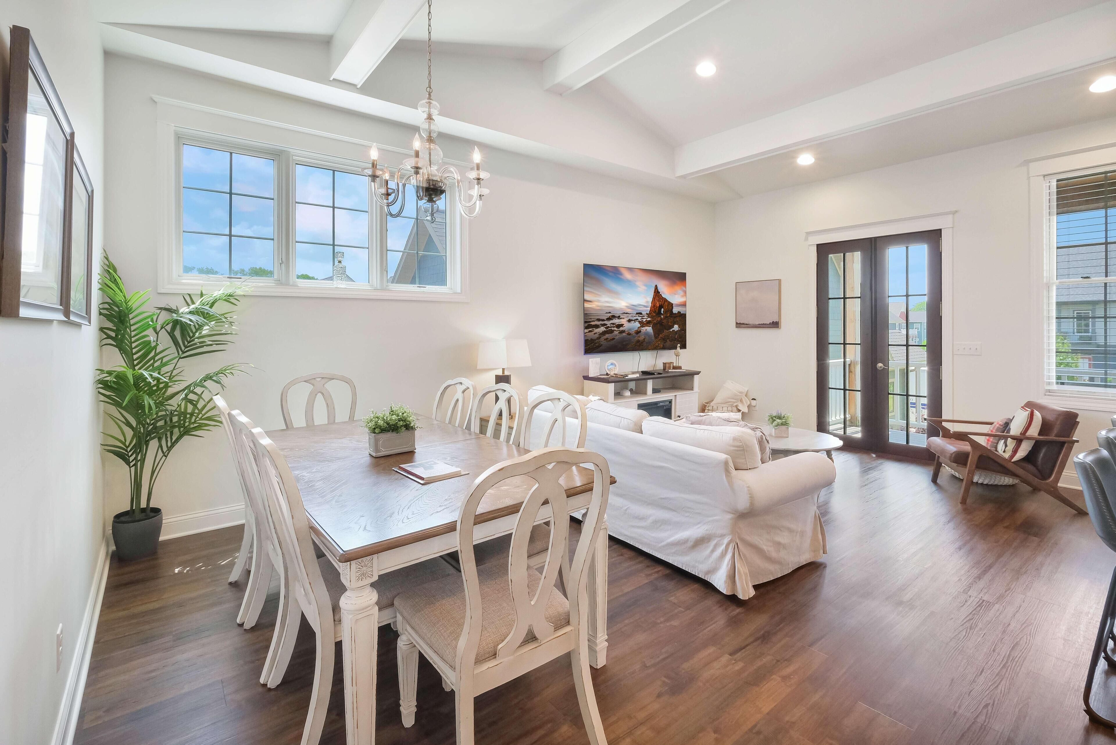 House, Multiple Beds (Blue Dog Landing) | Living area