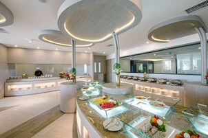 Daily buffet breakfast for a fee