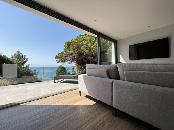 TV connectée, chaîne hi-fi, écrans d'ordinateur