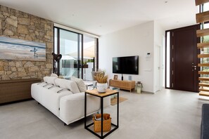 TV - San Juan Denia - Denia, Costa Blanca (Denia)