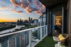 Property grounds - 22nd-Floor Condo | Rooftop Pool, Gym, Rainey (Austin)