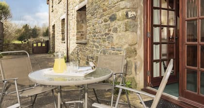 Bright cosy cottage in St. Agnes close to the beach