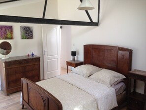 4 bedrooms, iron/ironing board, Internet, bed sheets - Gemini, Les Constellations Gite Complex (Dœuil-sur-le-Mignon)