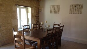 Dining - Gemini, Les Constellations Gite Complex (Dœuil-sur-le-Mignon)