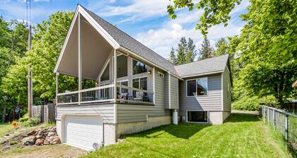 Beautiful 3-story home with lake/bay views, deck, grill, firepit & fireplace