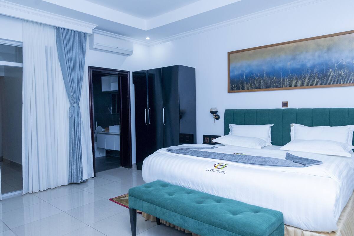 Kamar Double Standar | Seprai katun Mesir, seprai premium, busa memori, dan brankas
