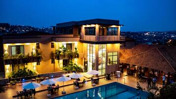 15 piscines extérieures