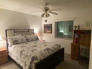 3 Schlafzimmer, Schreibtisch, Bügeleisen/Bügelbrett, kostenloses WLAN