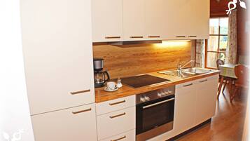 Kühlschrank, Ofen, Herdplatte, Geschirrspüler