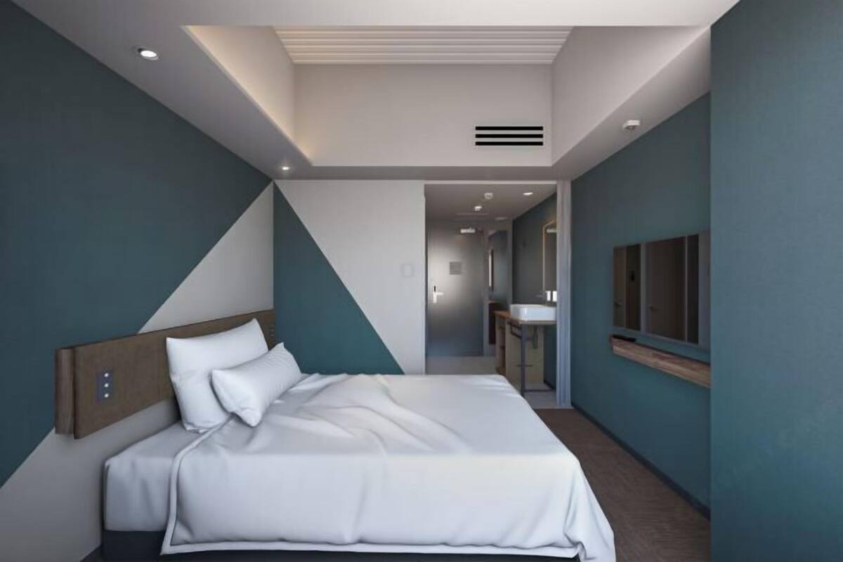 In-room safe, desk, blackout curtains, free WiFi
