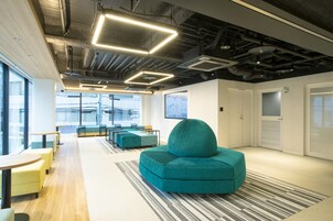 Sala de estar en el lobby