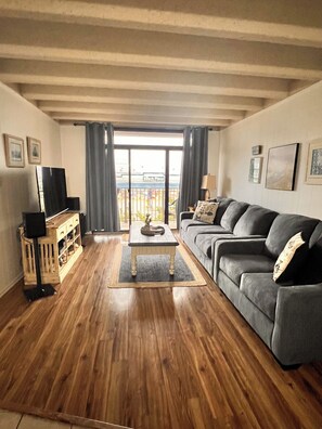 Smart TV, DVD player, stereo