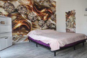 4 bedrooms, WiFi, bed sheets