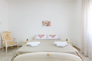 3 habitaciones, tabla de planchar con plancha y internet
