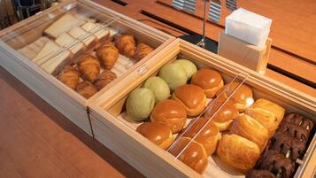 Daily buffet breakfast for a fee