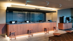 Reception - REF Kansai Airport by VESSEL HOTELS (Izumisano)