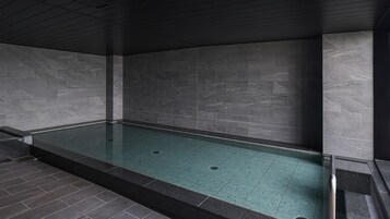 Sauna, steam room