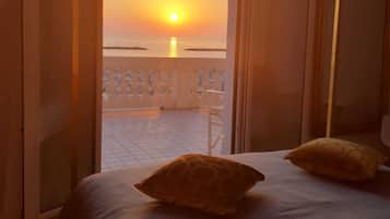 1 camera, una scrivania, Wi-Fi, lenzuola