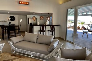 TV, DVD player, stereo - Splendid contemporary villa within walking distance to the beach (gustavia)