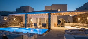 ONEIRO VILLA. ANTIPAROS AS DREAMY AS IT GETS