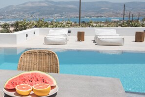 Pool - ONEIRO VILLA. ANTIPAROS AS DREAMY AS IT GETS (Antiparos)