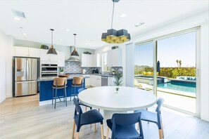 Fridge, microwave, oven, stovetop - Hot Haus - As deluxe as they come, show stopper, WOW factor, unbelievable pool and backyard (Coachella)