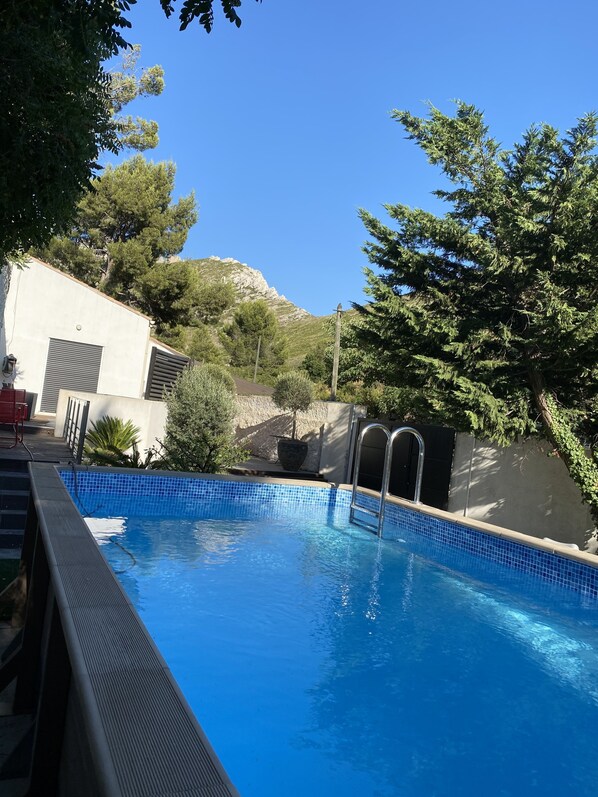 حمّام سباحة خارجي