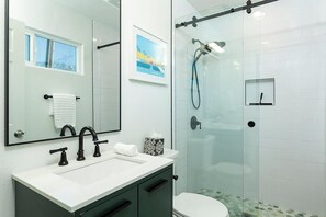Shower, hair dryer, towels - Remodeled Home with Private Pool and Spa! Mountain Views! (Palm Springs)