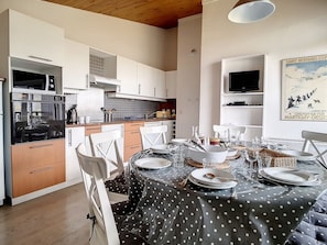 Dining - Spacious Duplex Near Slopes · 3 Bedrooms · 2 Balconies (Les Menuires)