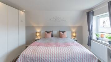 2 Schlafzimmer, Bügeleisen/Bügelbrett, Reisekinderbett, kostenloses WLAN