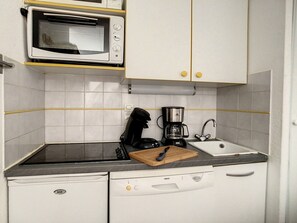 Frigorifero, forno, lavastoviglie, macchina per tè/caffè