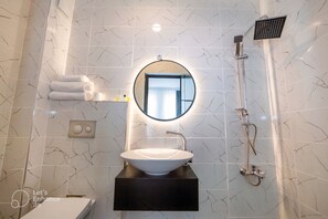 Shower, rainfall showerhead, hair dryer, towels - Miss Suite (Istanbul)