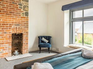 2 bedrooms, individually decorated, individually furnished, free WiFi - 7 Severn Terrace (Watchet)