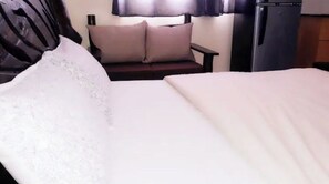 1 habitación, wifi y ropa de cama