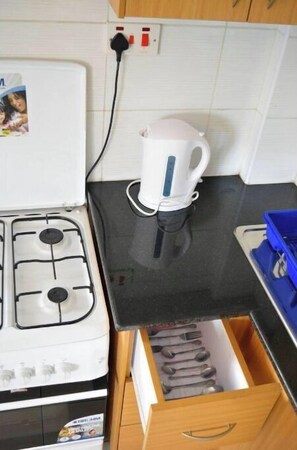 Refrigerador, microondas y horno