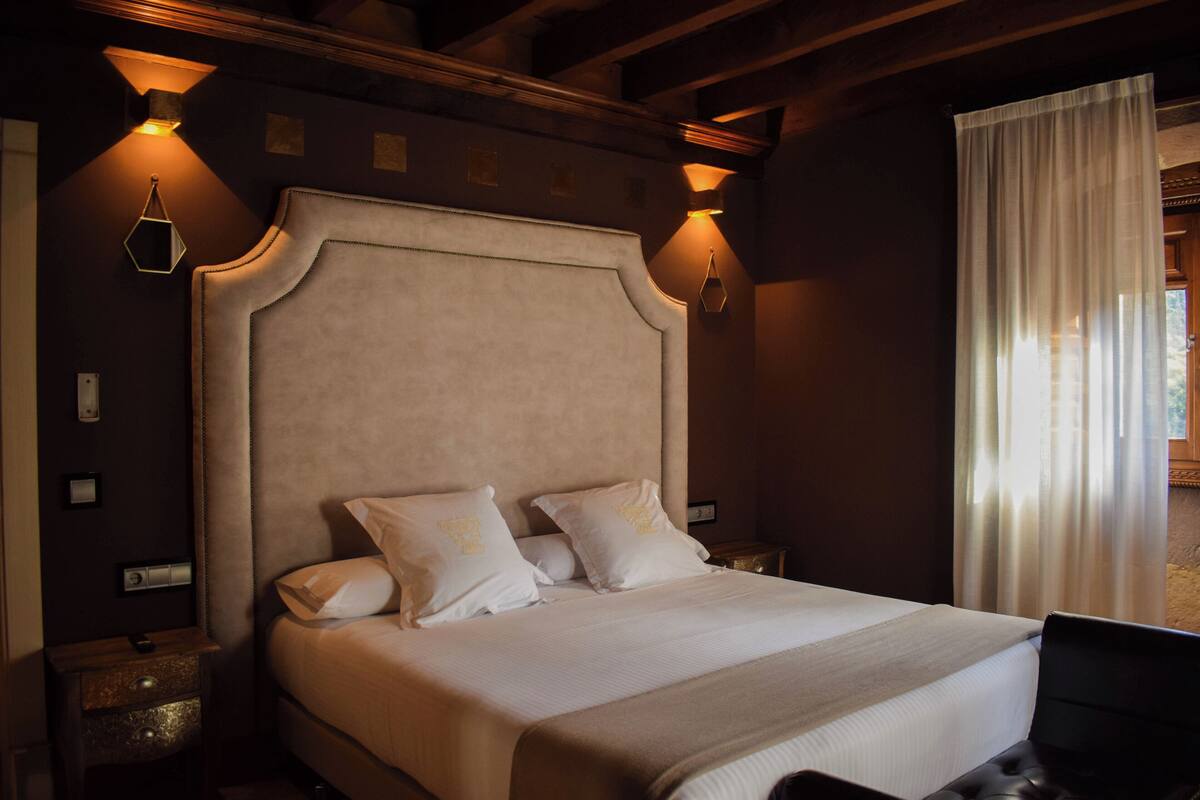 Presidential Studio Suite | WiFi (free), bed sheets