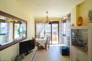 Dining - Holiday Apartment 'Estrella 1L Spaniahome' with Pool, Private Terrace & Wi-Fi (Alfaz del Pi)