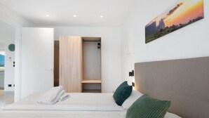 1 室のベッドルーム、アイロン / アイロン台、WiFi (無料)、ベッドシーツ