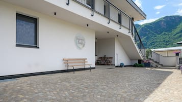 Esterni