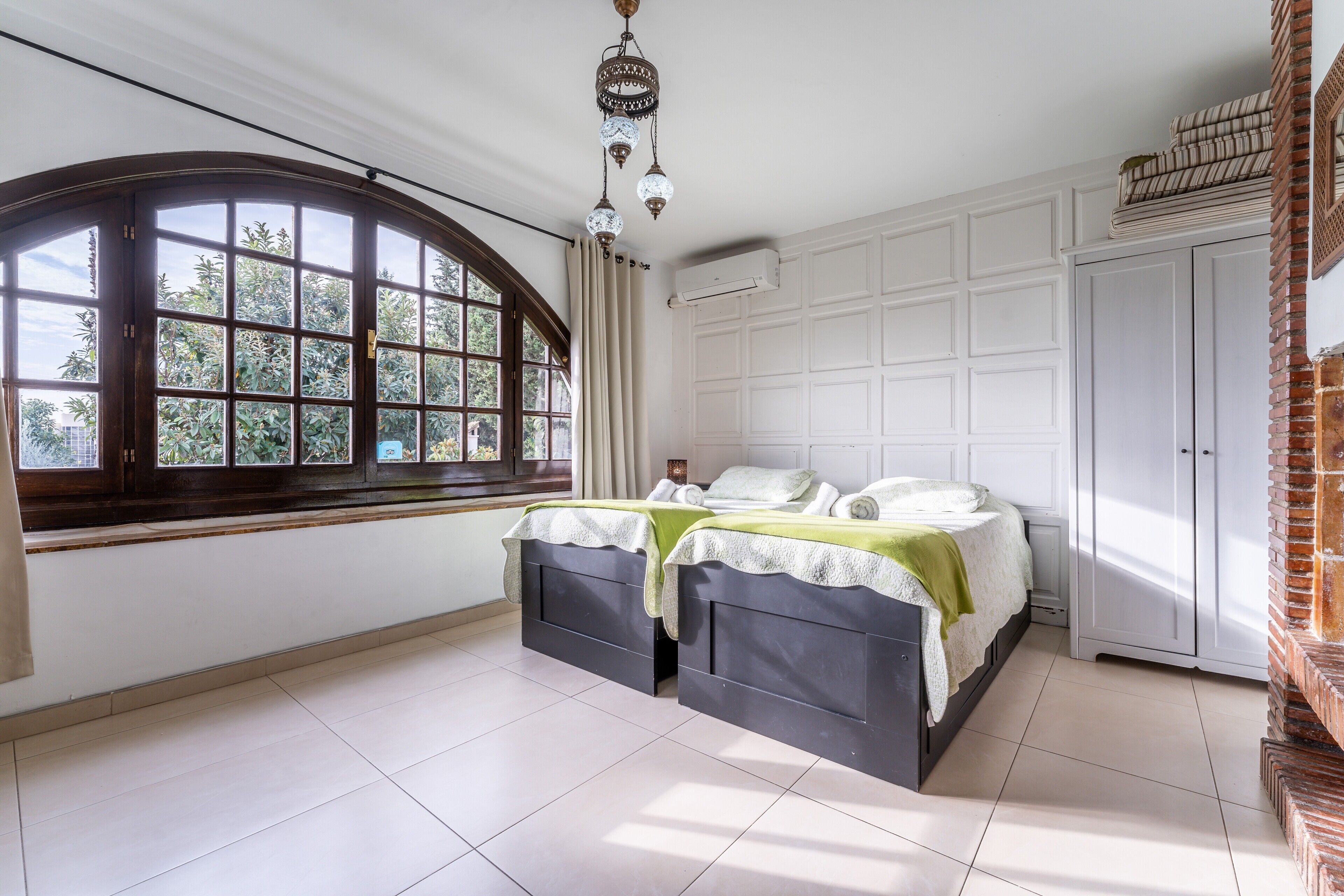 7 slaapkamers, een strijkplank/strijkijzer, gratis wifi, beddengoed