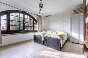 7 chambres, fer et planche à repasser, Wi-Fi gratuit, draps fournis