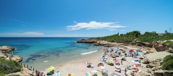 Villa 'Chalet a Pie Cala Forn con Piscina' with Private Pool, Terrace & Wi-Fi