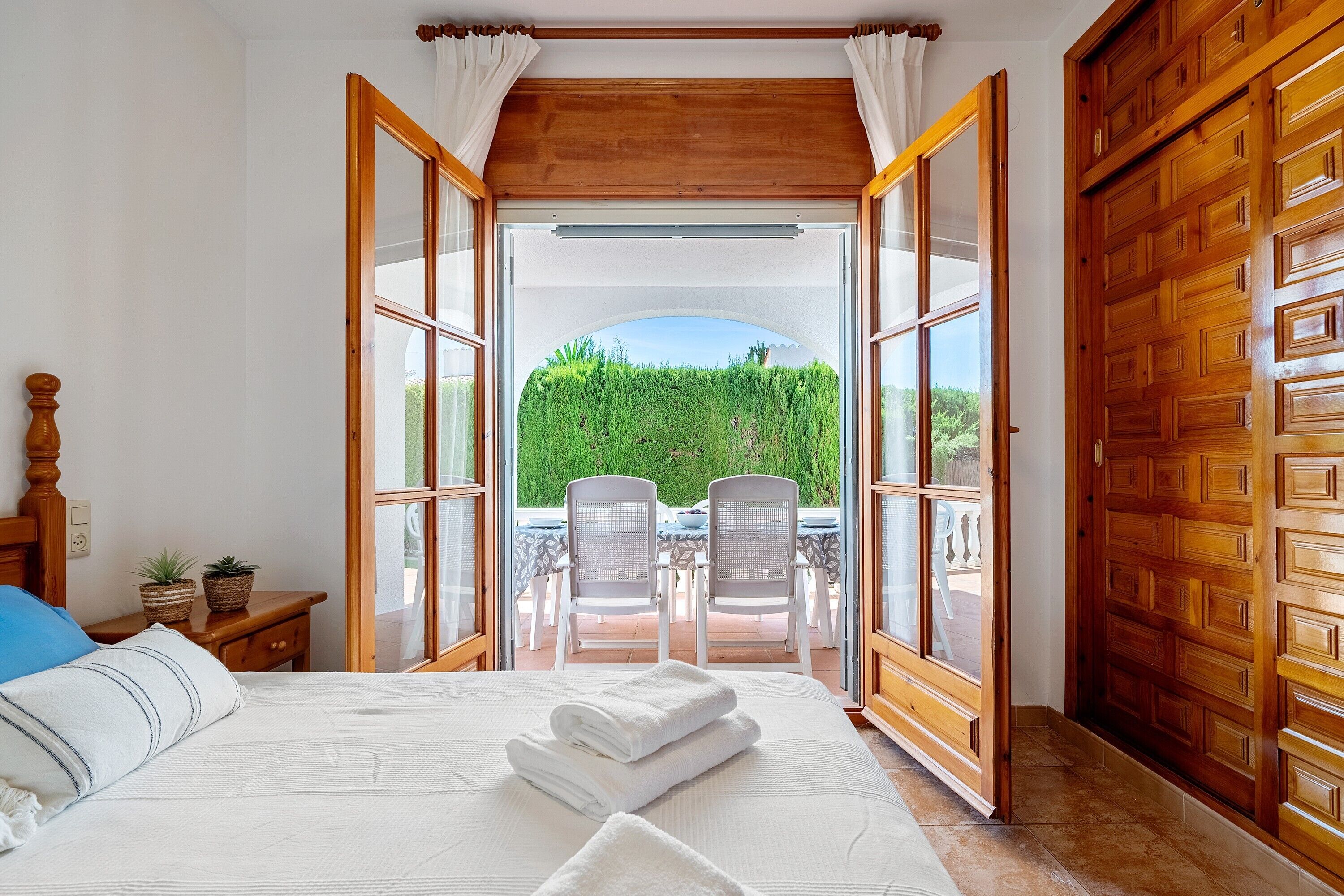 3 bedrooms, iron/ironing board, free WiFi, bed sheets